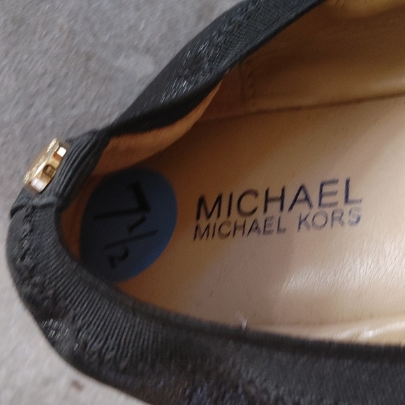 MICHAEL KORS LEATHER FLATS - Picture 2 of 4